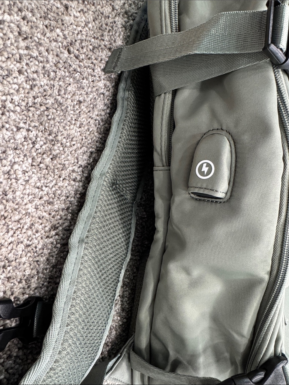 Amazon Green Travel Backpack - Picture 5 of 14